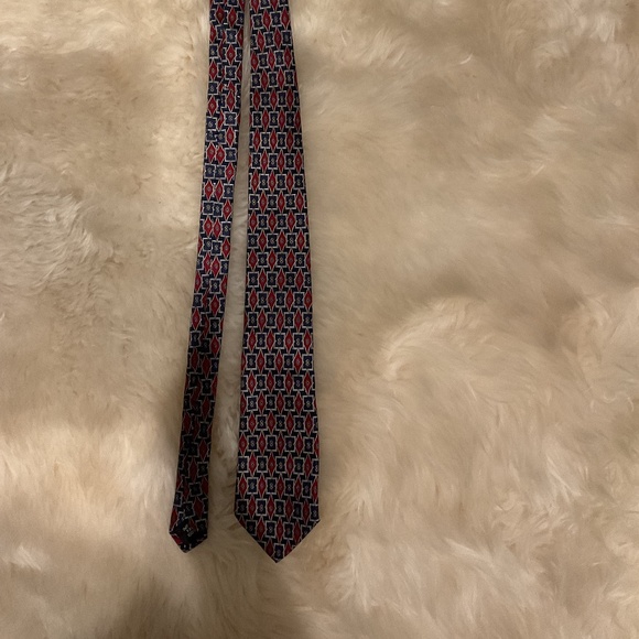 Boys Van Heusen Tie - Picture 2 of 3